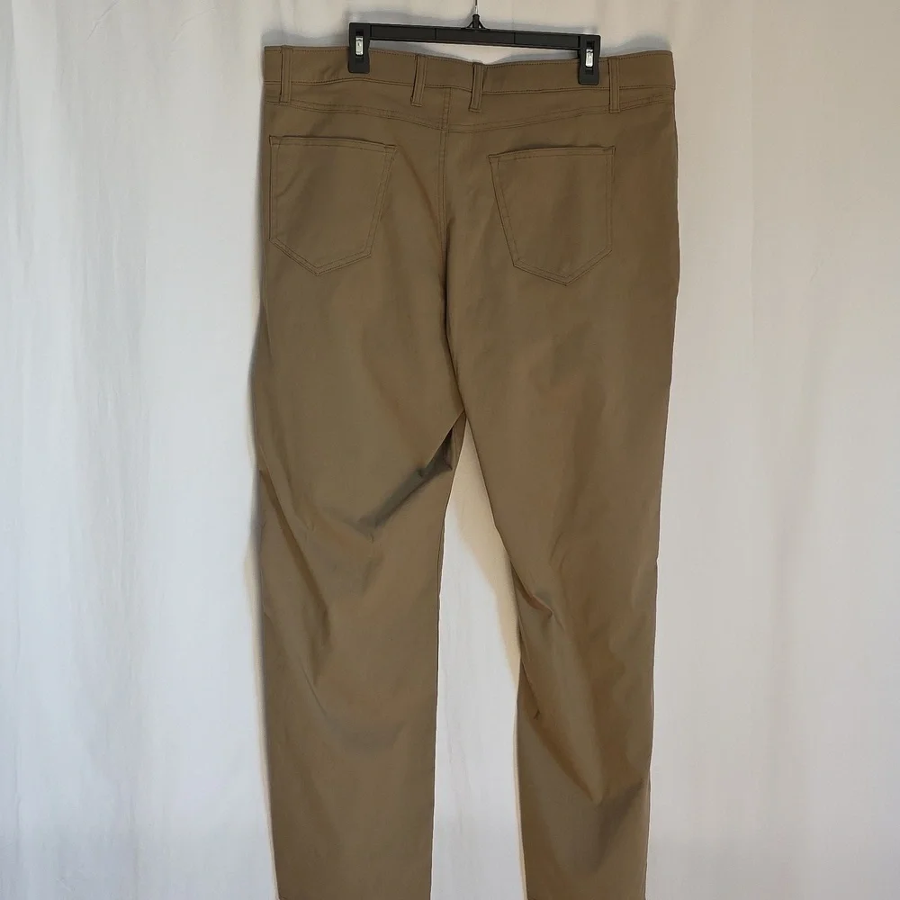 Weatherproof Vintage Mens Brown Pants. Size 38